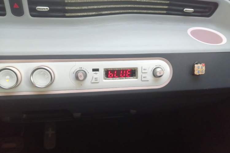 Used Wuling Hongguang MINIEV 2021 Macaron Premium Model – Lithium Iron Phosphate Audio And AC Panel