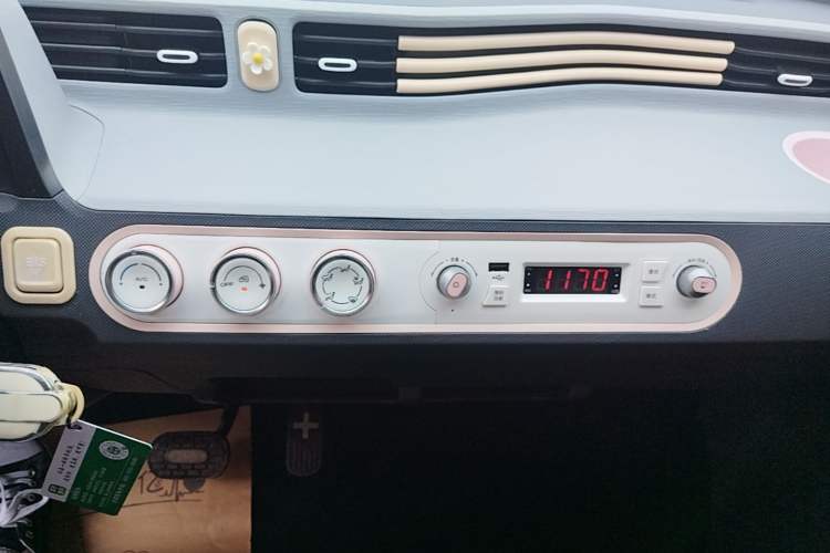 Used Wuling Hongguang MINIEV 2021 Macaron Fashion Edition Lithium-Ion Battery Audio And AC Panel