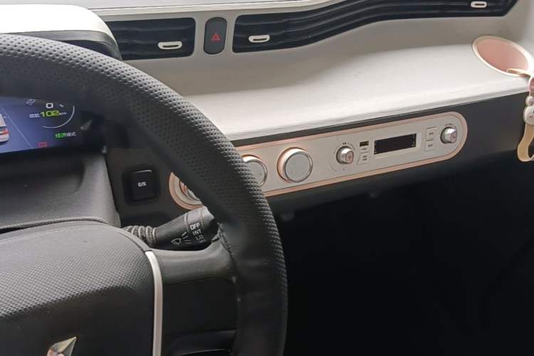 Used Wuling Hongguang MINIEV 2021 Macaron Fashion Model Lithium Iron Phosphate Audio And AC Panel