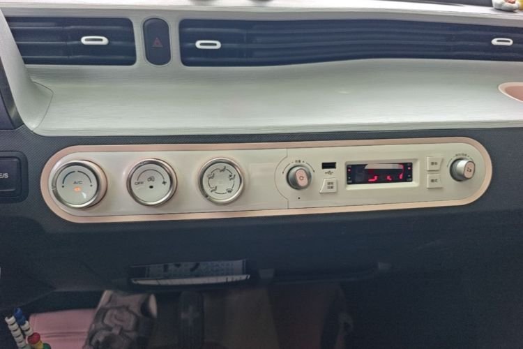 Used Wuling Hongguang MINIEV 2021 Macaron Premium Model – Lithium Iron Phosphate Audio And AC Panel