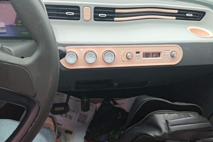 Used Wuling Hongguang MINIEV 2021 Macaron Premium Model – Lithium Iron Phosphate Audio And AC Panel