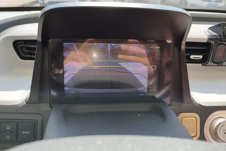 Used Wuling Hongguang MINIEV 2021 Macaron Premium Model – Lithium Iron Phosphate Audio And AC Panel