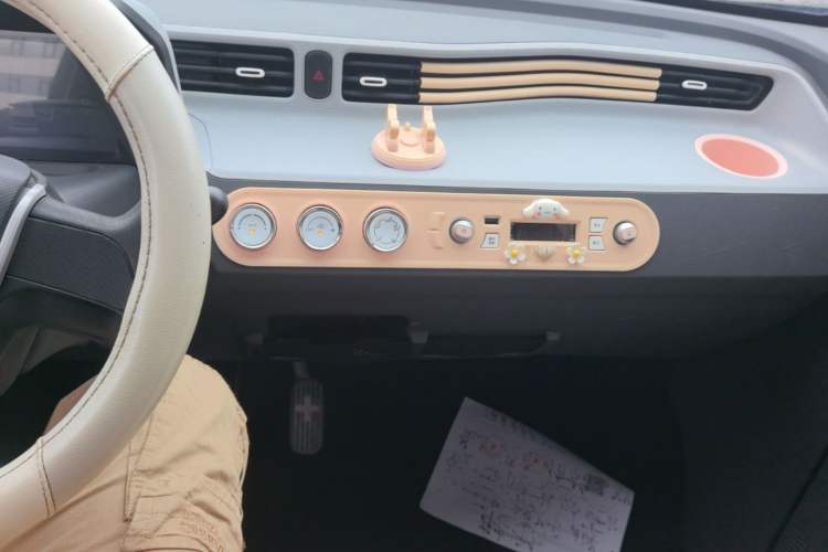 Used Wuling Hongguang MINIEV 2021 Macaron Premium Model – Lithium Iron Phosphate Audio And AC Panel