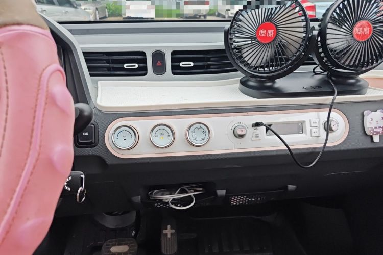 Used Wuling Hongguang MINIEV 2021 Macaron Premium Model – Lithium Iron Phosphate Audio And AC Panel