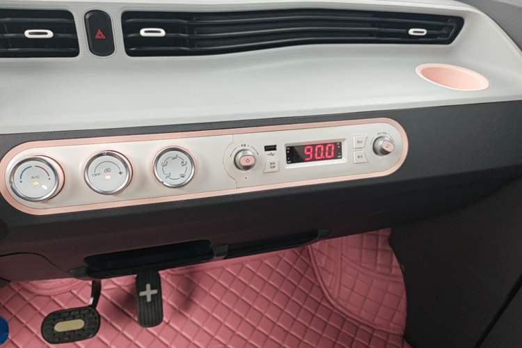 Used Wuling Hongguang MINIEV 2021 Macaron Premium Model – Lithium Iron Phosphate Audio And AC Panel