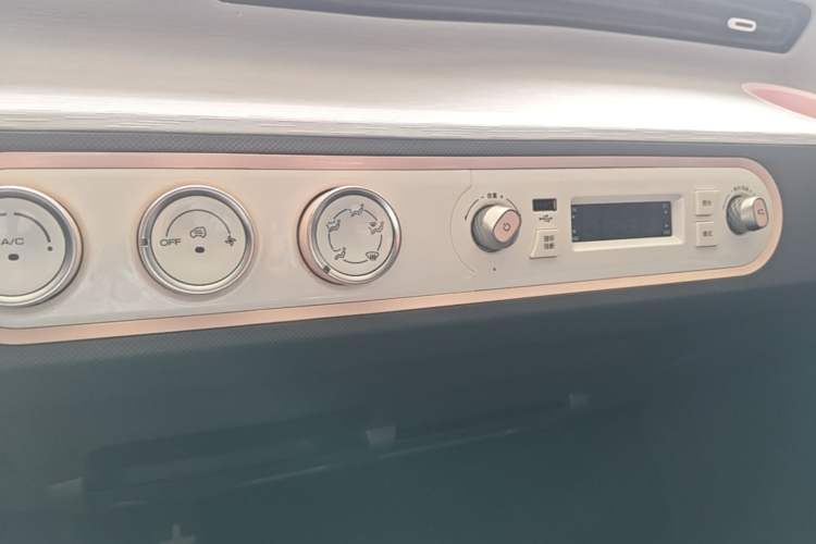 Used Wuling Hongguang MINIEV 2021 Macaron Fashion Edition Lithium-Ion Battery Audio And AC Panel