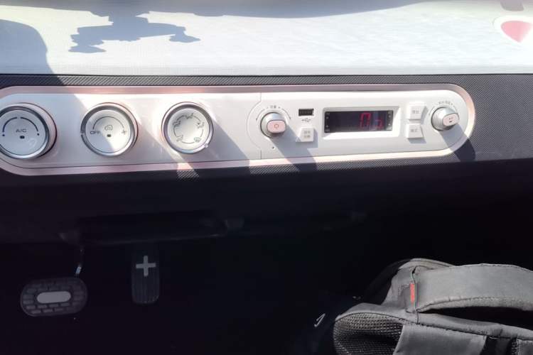 Used Wuling Hongguang MINIEV 2021 Macaron Fashion Model Lithium Iron Phosphate Audio And AC Panel