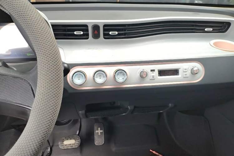 Used Wuling Hongguang MINIEV 2021 Macaron Premium Model – Lithium-NMC Audio And AC Panel