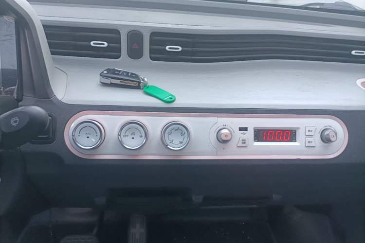 Used Wuling Hongguang MINIEV 2021 Macaron Premium Model – Lithium-NMC Audio And AC Panel