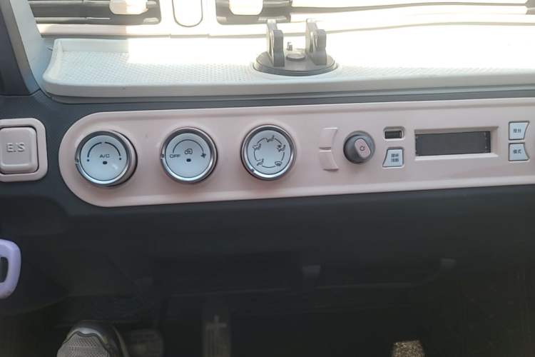 Used Wuling Hongguang MINIEV 2021 Macaron Fashion Edition Lithium-Ion Battery Audio And AC Panel