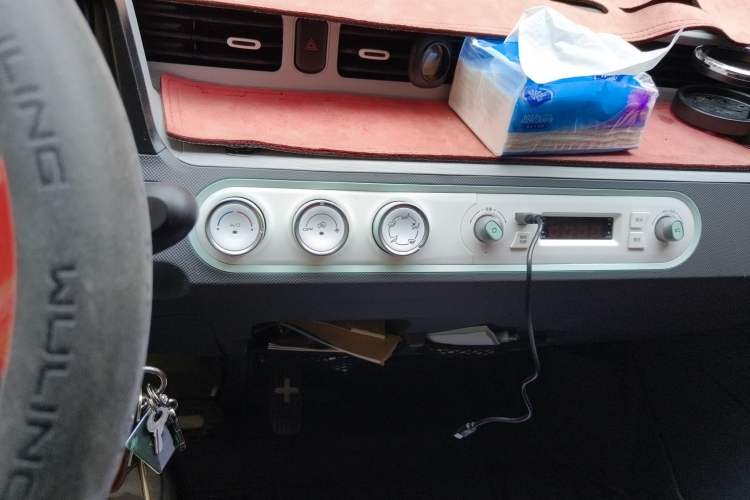 Used Wuling Hongguang MINIEV 2021 Macaron Premium Model – Lithium-NMC Audio And AC Panel