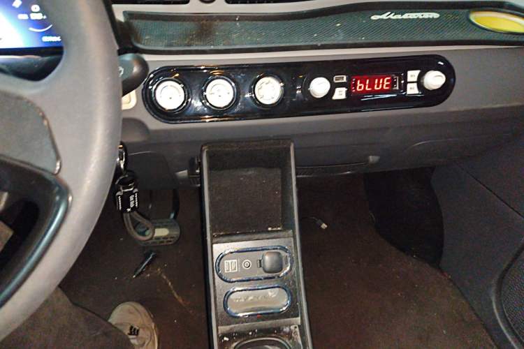Used Wuling Hongguang MINIEV 2021 Macaron Premium Model – Lithium Iron Phosphate Audio And AC Panel