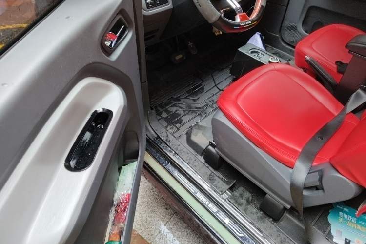 Used Wuling Hongguang MINIEV 2021 Macaron Premium Model – Lithium-NMC Driver Seat