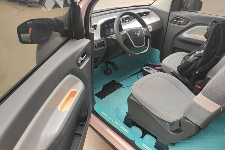 Used Wuling Hongguang MINIEV 2021 Macaron Premium Model – Lithium Iron Phosphate Driver Seat