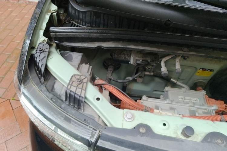 Used Wuling Hongguang MINIEV 2021 Macaron Premium Model – Lithium-NMC Engine Bay Right