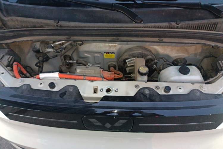 Used Wuling Hongguang MINIEV 2021 Macaron Sandwich Model 120 km Lithium NMC Engine Bay