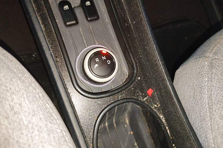 Used Wuling Hongguang MINIEV 2021 Macaron Premium Model – Lithium Iron Phosphate Gear Lever