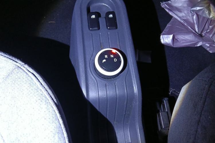 Used Wuling Hongguang MINIEV 2021 Macaron Premium Model – Lithium Iron Phosphate Gear Lever