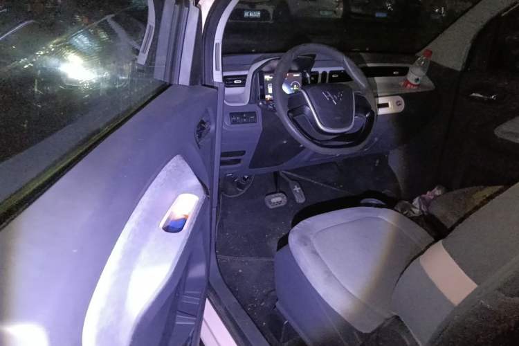 Used Wuling Hongguang MINIEV 2021 Macaron Premium Model – Lithium Iron Phosphate Interior 3