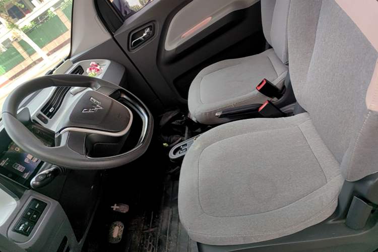 Used Wuling Hongguang MINIEV 2021 Macaron Premium Model – Lithium Iron Phosphate Left Front Seat