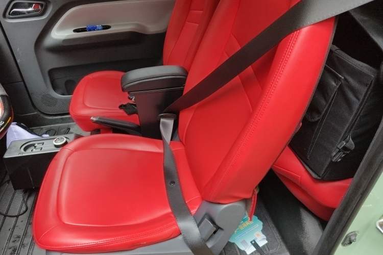 Used Wuling Hongguang MINIEV 2021 Macaron Premium Model – Lithium-NMC Left Front Seat