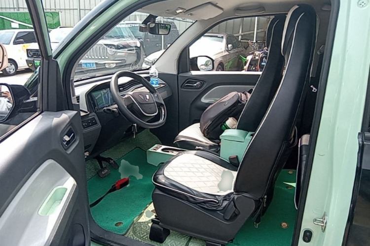 Used Wuling Hongguang MINIEV 2021 Macaron Premium Model – Lithium-NMC Left Front Seat