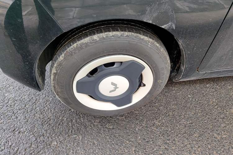 Used Wuling Hongguang MINIEV 2021 Macaron Premium Model – Lithium Iron Phosphate Left Front Wheel Hub
