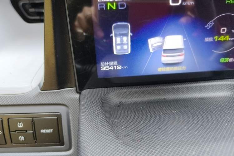 Used Wuling Hongguang MINIEV 2021 Macaron Premium Model – Lithium-NMC Odometer Close Up