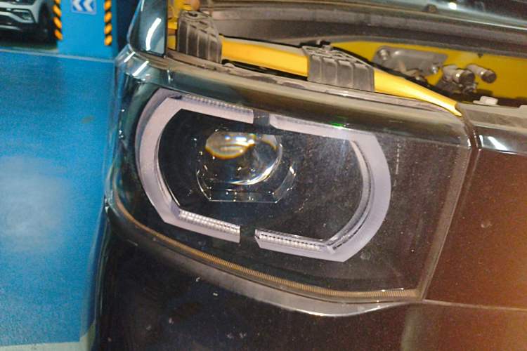 Used Wuling Hongguang MINIEV 2021 Macaron Premium Model – Lithium Iron Phosphate Right Front Headlight