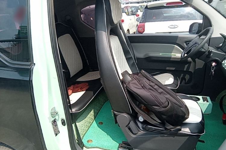Used Wuling Hongguang MINIEV 2021 Macaron Premium Model – Lithium-NMC Right Front Seat