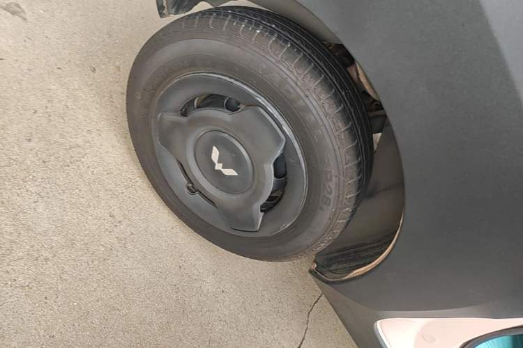 Used Wuling Hongguang MINIEV 2021 Macaron Premium Model – Lithium Iron Phosphate Right Rear Wheel Hub