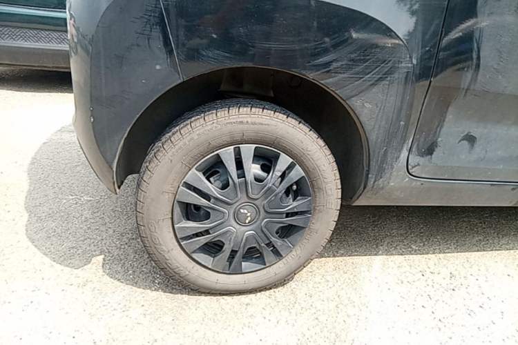 Used Wuling Hongguang MINIEV 2021 Macaron Premium Model – Lithium-NMC Right Rear Wheel Hub