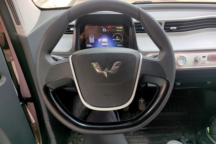 Used Wuling Hongguang MINIEV 2021 Macaron Premium Model – Lithium Iron Phosphate Steering Wheel