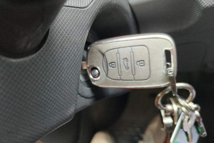 Used Wuling Hongguang MINIEV 2021 Macaron Premium Model – Lithium-NMC Vehicle Key