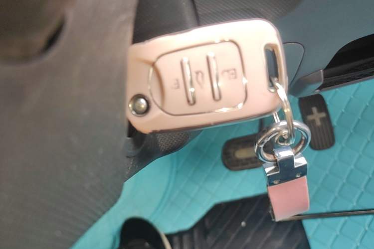 Used Wuling Hongguang MINIEV 2021 Macaron Premium Model – Lithium Iron Phosphate Vehicle Key