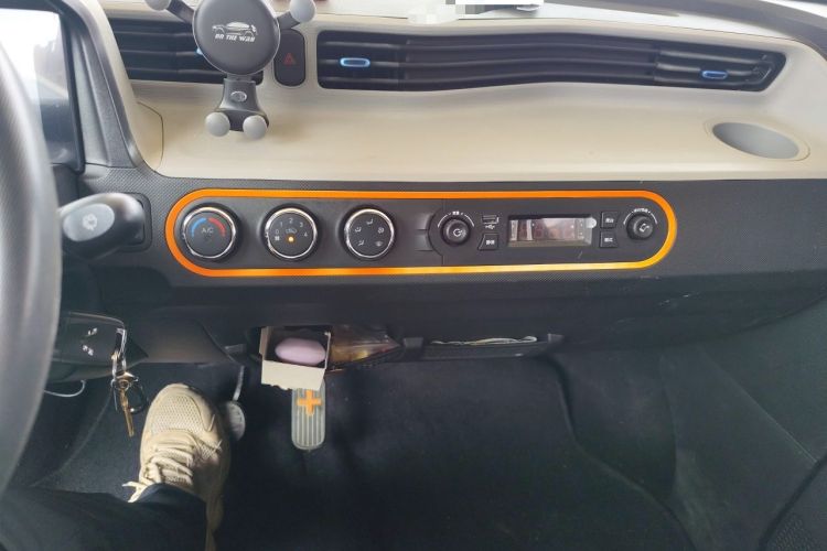 Used Wuling Hongguang MINIEV 2021 Macaron Fashion Model Lithium Iron Phosphate Audio And AC Panel