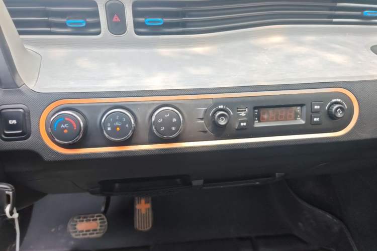Used Wuling Hongguang MINIEV 2021 Macaron Fashion Model Lithium Iron Phosphate Audio And AC Panel