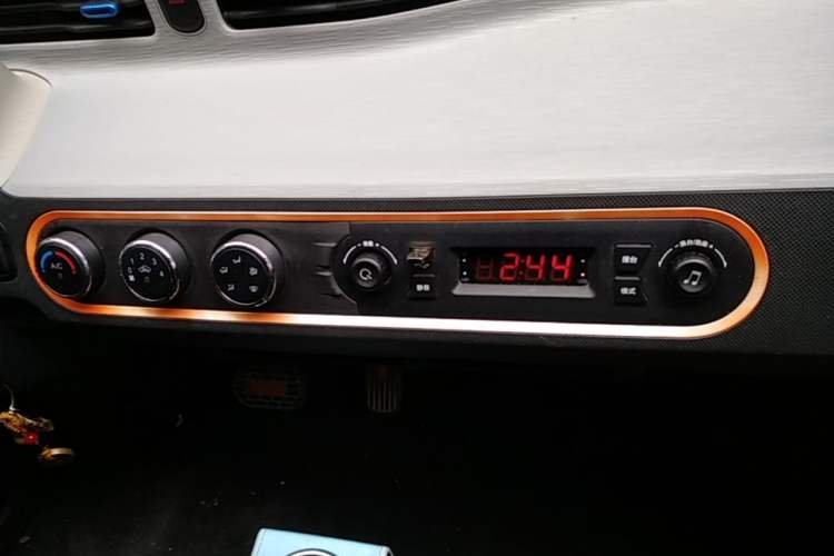 Used Wuling Hongguang MINIEV 2021 Macaron Fashion Model Lithium Iron Phosphate Audio And AC Panel