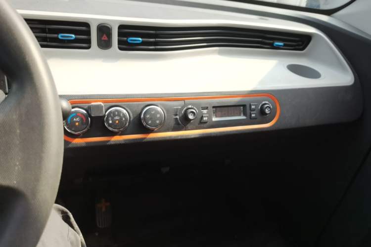 Used Wuling Hongguang MINIEV 2021 Macaron Premium Model – Lithium Iron Phosphate Audio And AC Panel