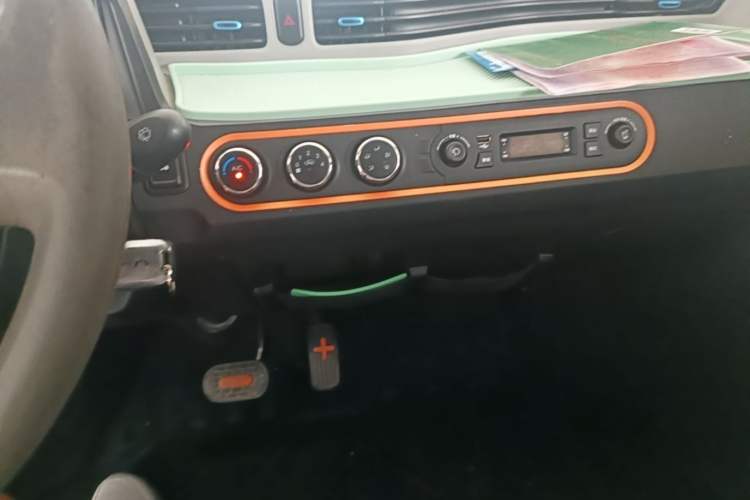 Used Wuling Hongguang MINIEV 2021 Macaron Premium Model – Lithium Iron Phosphate Audio And AC Panel