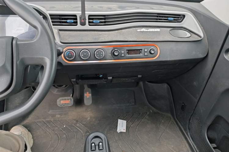 Used Wuling Hongguang MINIEV 2021 Macaron Fashion Edition Lithium-Ion Battery Audio And AC Panel