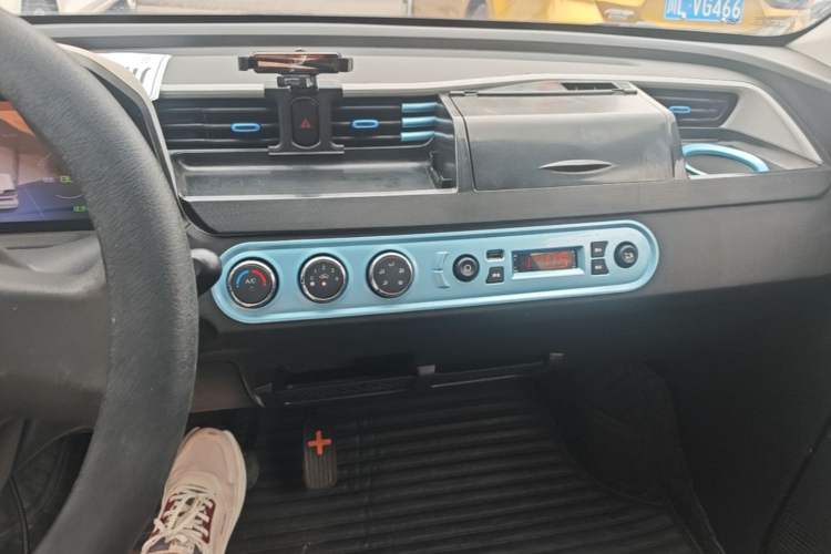 Used Wuling Hongguang MINIEV 2021 Macaron Premium Model – Lithium Iron Phosphate Audio And AC Panel