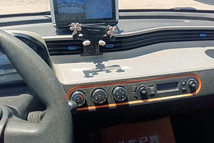 Used Wuling Hongguang MINIEV 2021 Macaron Fashion Model Lithium Iron Phosphate Audio And AC Panel