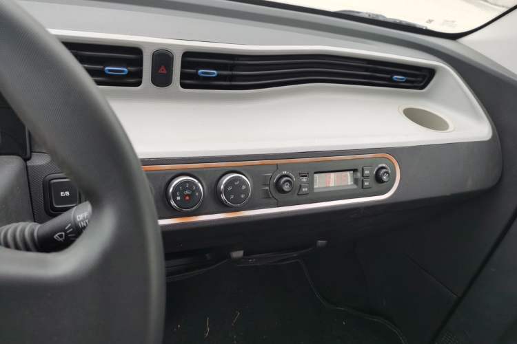 Used Wuling Hongguang MINIEV 2021 Macaron Fashion Edition Lithium-Ion Battery Audio And AC Panel