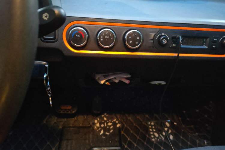 Used Wuling Hongguang MINIEV 2021 Macaron Fashion Model Lithium Iron Phosphate Audio And AC Panel