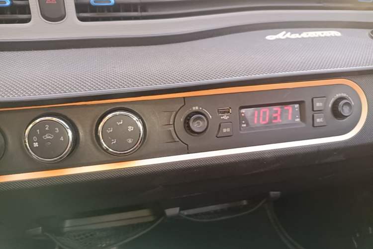 Used Wuling Hongguang MINIEV 2021 Macaron Fashion Model Lithium Iron Phosphate Audio And AC Panel