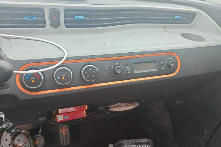 Used Wuling Hongguang MINIEV 2021 Macaron Fashion Model Lithium Iron Phosphate Audio And AC Panel