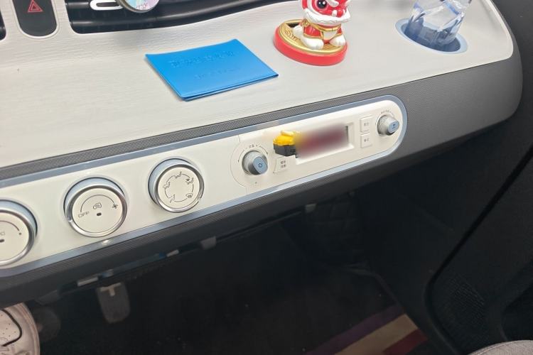 Used Wuling Hongguang MINIEV 2021 Macaron Premium Model – Lithium Iron Phosphate Audio And AC Panel