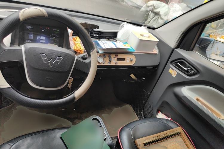 Used Wuling Hongguang MINIEV 2021 Macaron Premium Model – Lithium Iron Phosphate Center Console