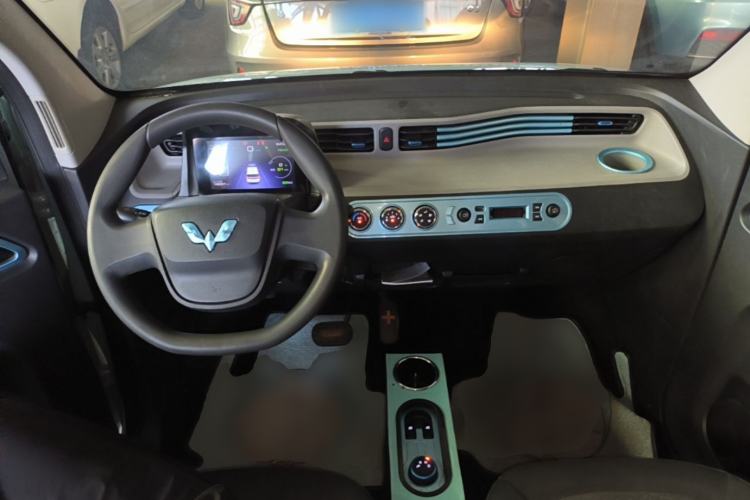 Used Wuling Hongguang MINIEV 2021 Macaron Premium Model – Lithium Iron Phosphate Center Console